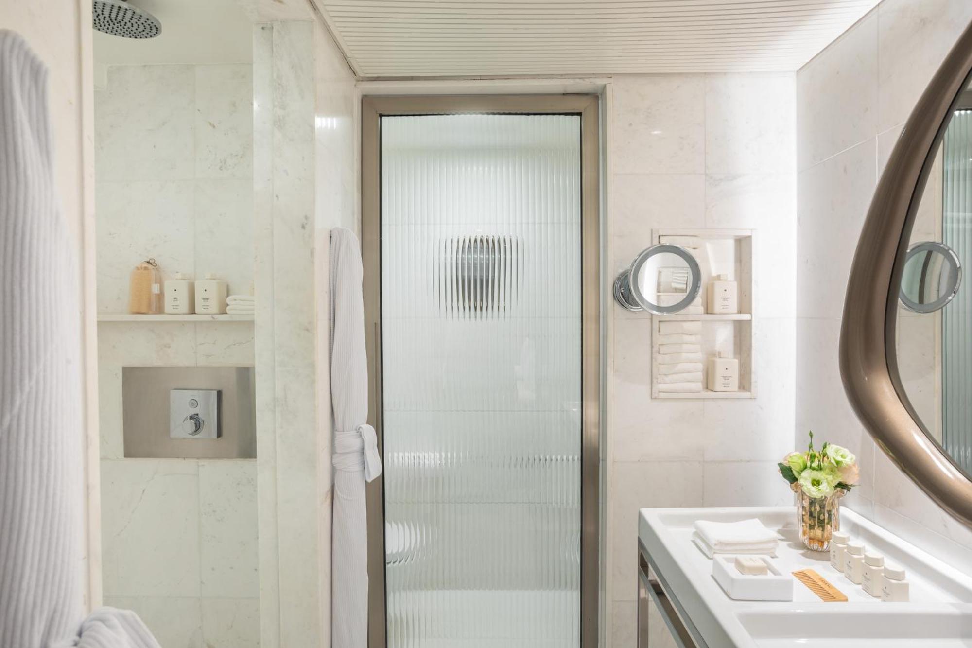 Superior Twin Room with Internal View,1549620343:JPEG