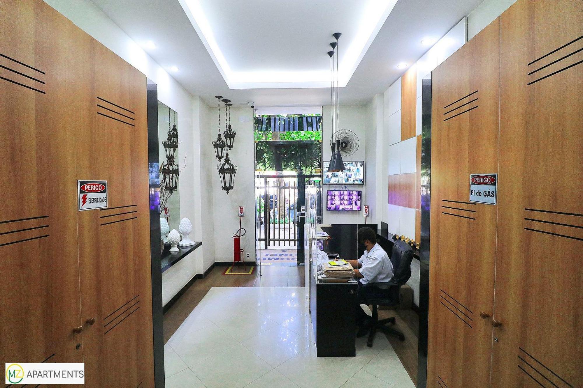 Apartamento com Varanda