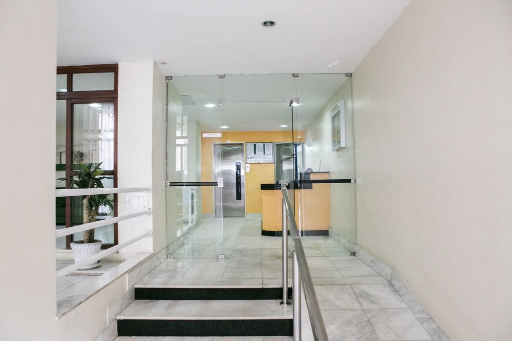 Queen Studio,239339085:JPEG