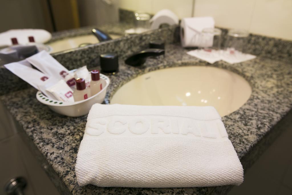 Budget Double Room,370645867:JPEG