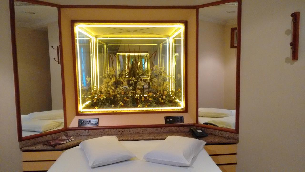 Suite,526166466:JPEG