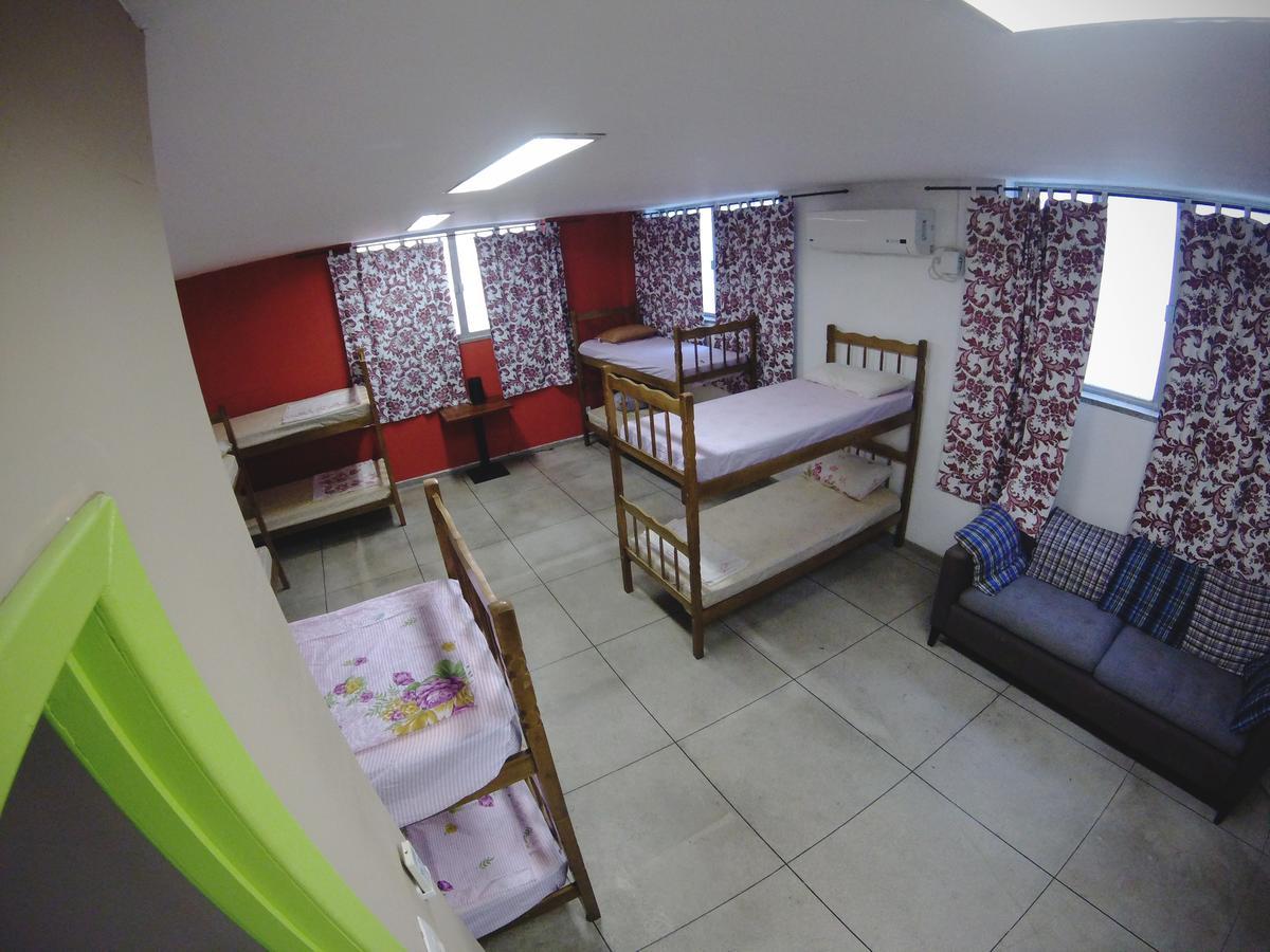 Posto Letto in Dormitorio Misto con 10 Letti
