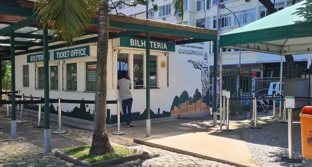 Copacabana Praia: Oceanview Rooms near Lido Gastronomy Hub-1