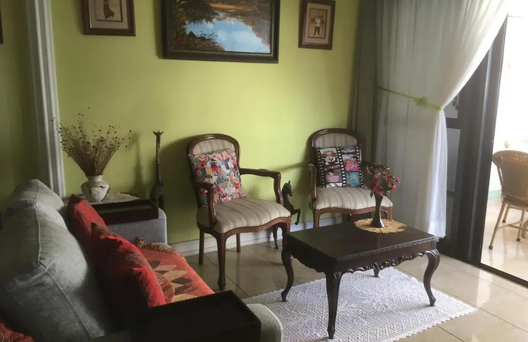 Apartamento Na Quadra Da Praia-1