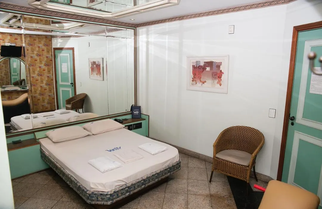 Hotel Vanity Para Adultos-1