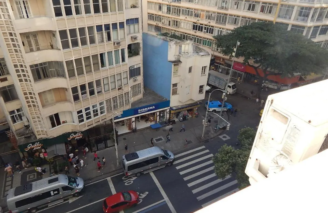 Moderno e espaçoso 1 quarto na quadra da Praia-1