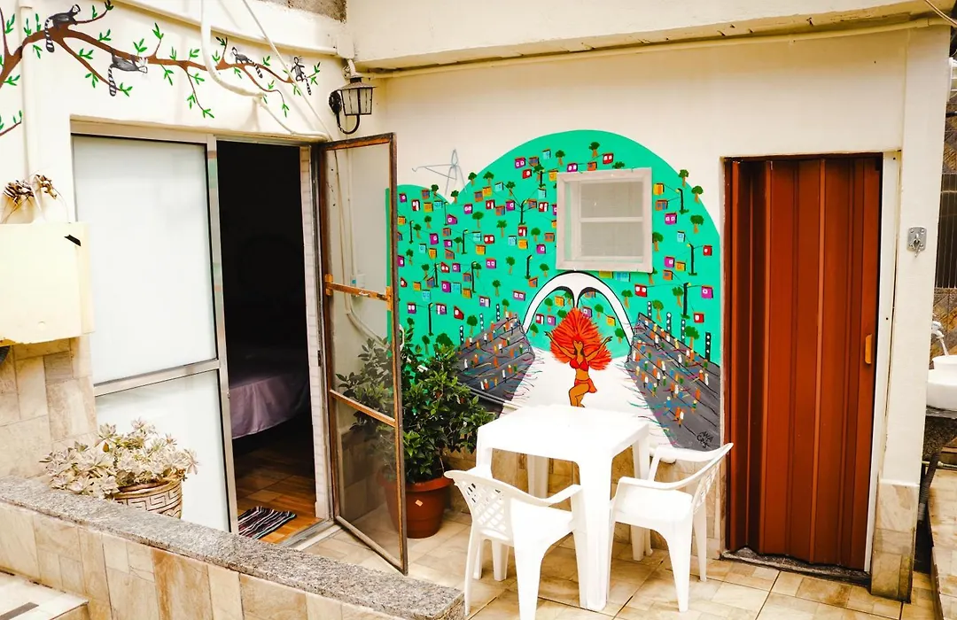 Casa Da Cacaia E Do Henrique-1