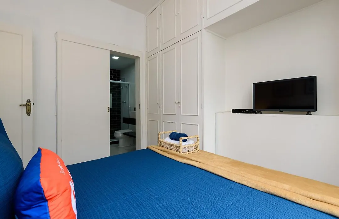 Quarto & Sala A 200M Da Praia | Fs 35/703-1