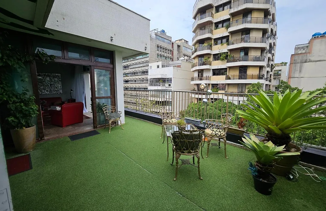 charmosa cobertura em Ipanema na quadra da praia de quarto, sala, terraço e sauna-1