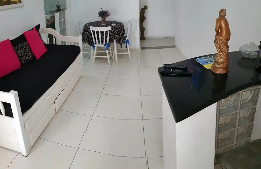 Apartamento com bar Av Copacabana 479 ap 201-1
