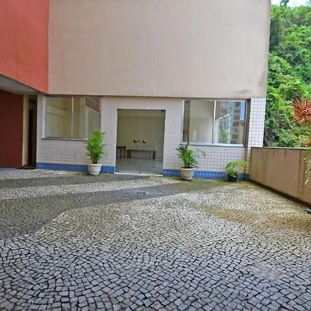 Confortavel E Seguro 2 Quartos Com Varanda No Leme-2