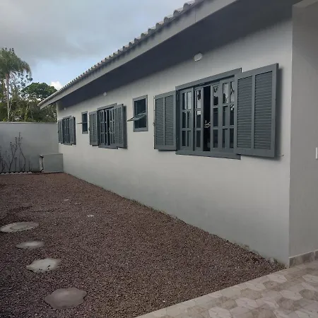 Casa Com Piscina Em Itapoa Sc-2