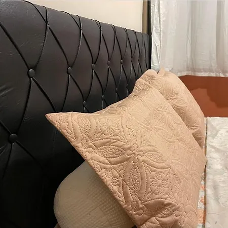 Quarto Bem Localizado No Coracao Do Leblon-2