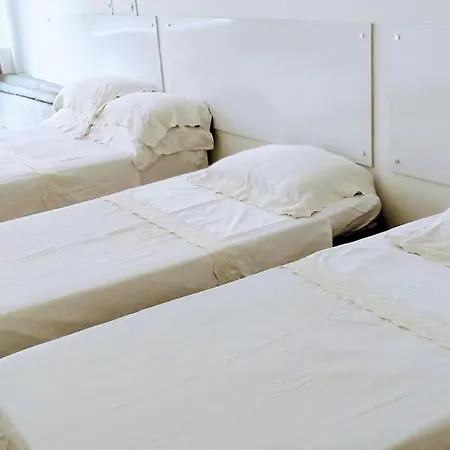 Apartamento Copacabana Saleta, Quarto Grande Com Ar Cond Wi-Fi A 2 Qds Da Praia-2