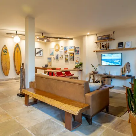Longboard Paradise Suites-3