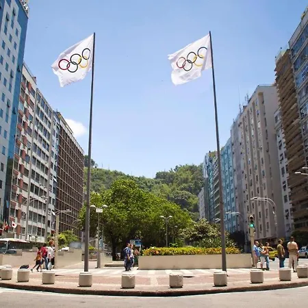 Studio completo ENTRADA pela PRAIA DE COPACABANA, com ar, wifi, netflix, até 4 pessoas, pauloangerami AA3806-3