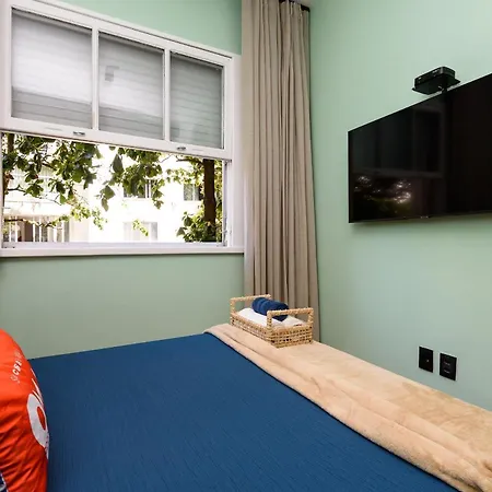 Apartamento A 150M Da Praia De Ipanema | Gc 56/201-3