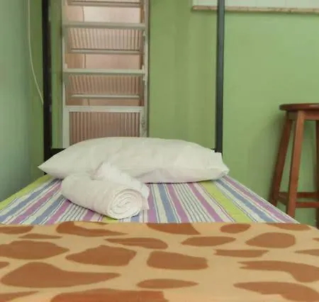 Cama Em Apartamento Agradavel E Compartilhado Em Santa Teresa-3