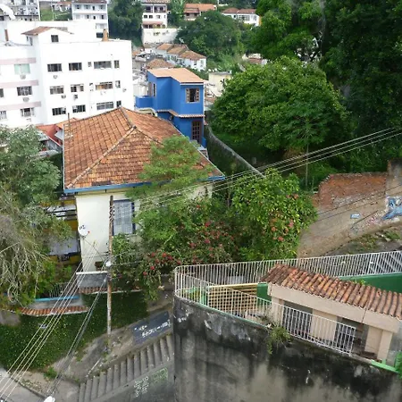 Cama Em Apartamento Agradavel E Compartilhado Em Santa Teresa-2