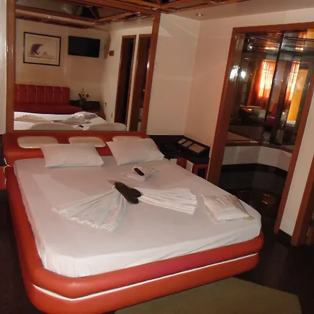 Hotel Show Adult Only-2