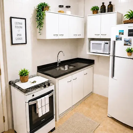 Apartamento charmoso 2 quartos em Copacabana com Wi-Fi ar-condicionado ótima localização-2