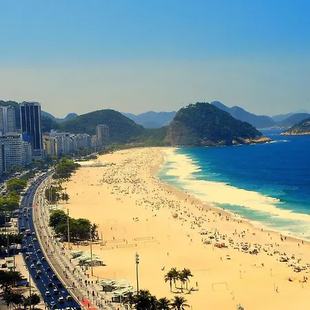 Copacabana Apartment With A Living Room And 2 Sleeping Rooms-3