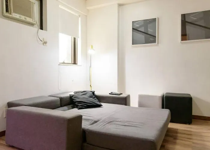 Flat No Leblon Na Quadra Da Praia