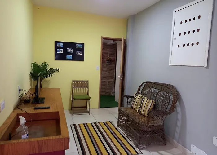Quarto com suíte para mulheres Rio de Janeiro que aceita animais de estimação
