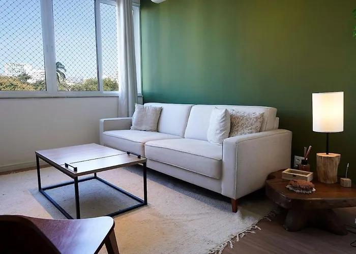 Apartamento Silencioso Com 2 Quartos No Leblon