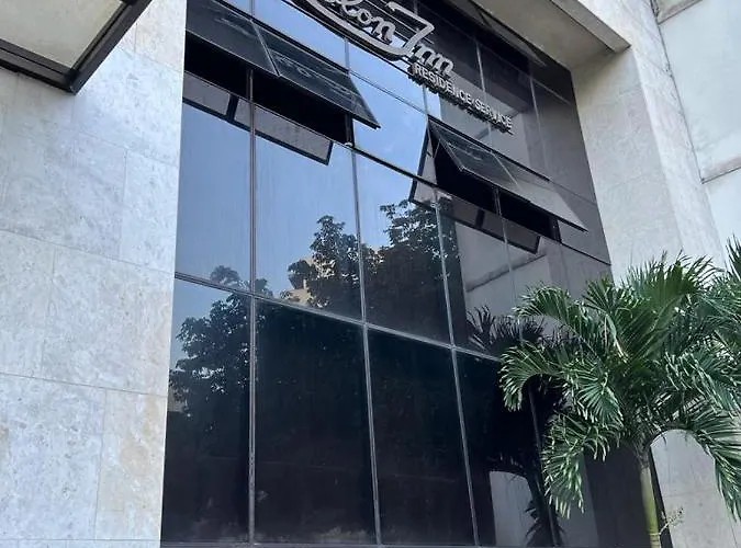 Flat No Leblon: Beachside Luxury with Daily Housekeeping