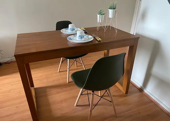 Flat No Leblon: Beachside Luxury with Daily Housekeeping