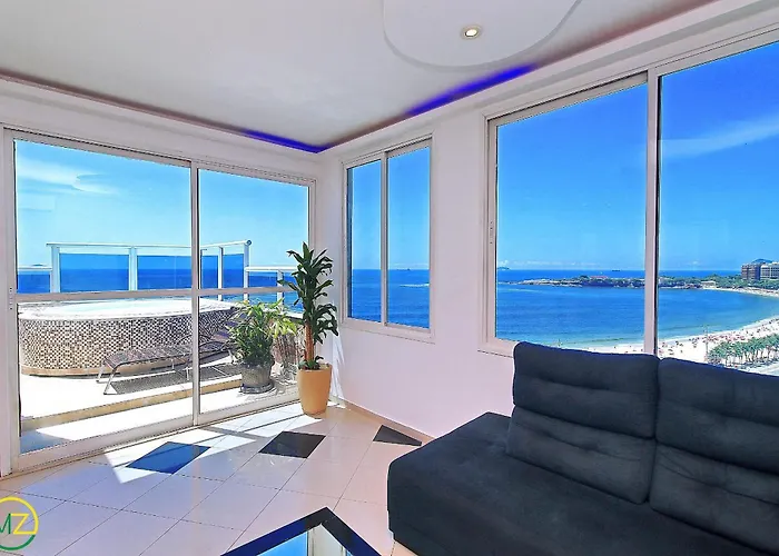 Incrível cobertura c/ jacuzzi&vista frontal mar Apartamento Rio de Janeiro aceita animais de estimação
