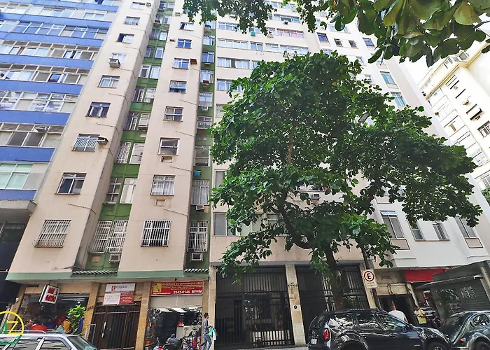 Apartamento 2 quartos espaçoso no Leme Rio de Janeiro