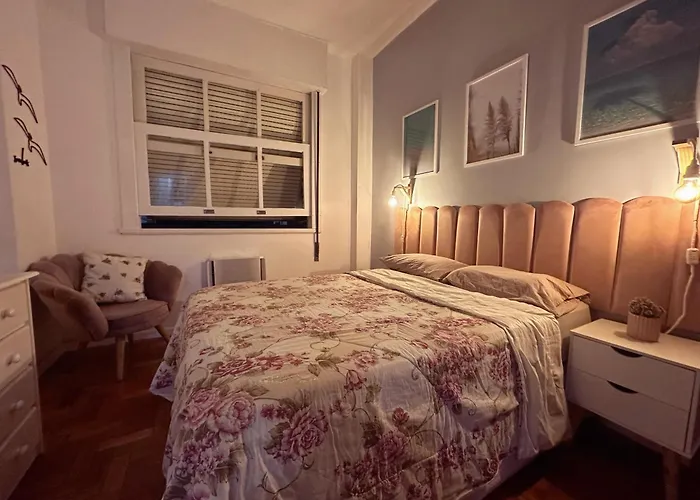 Apartamento C/Vista P O Mar No Leme