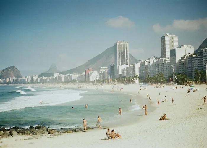 Ótima localização a poucos passos da Praia de Copacabana Rio de Janeiro aceita animais de estimação