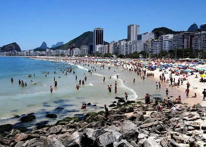 Apartamento com bar Av Copacabana 479 ap 201