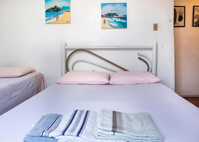 Apartamento Completo Na Praia De Copacabana, 3 Suites , Em Andar Alto Com Vista Mar, Ar ,Wifi, Tv Canais A Cabo, Pauloangerami Mvc18