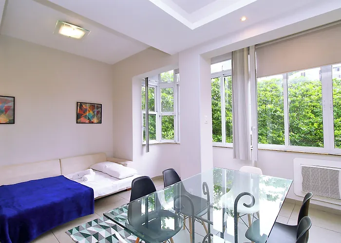 Apartamento 3 Quartos, 2 Minutos Andando Ate A Praia T011